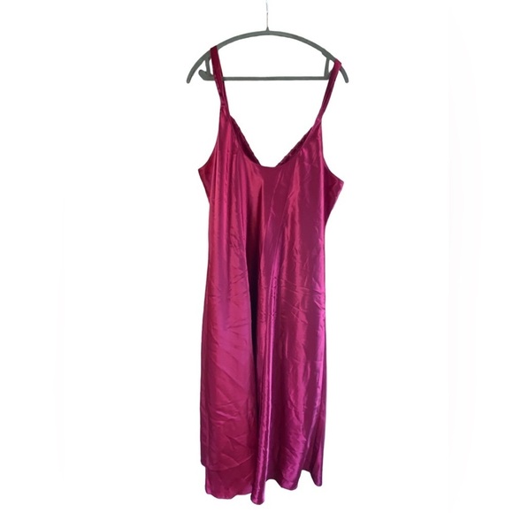 Enchanting women’s burgundy maxi floor length slip chemise size 3X - Picture 2 of 7